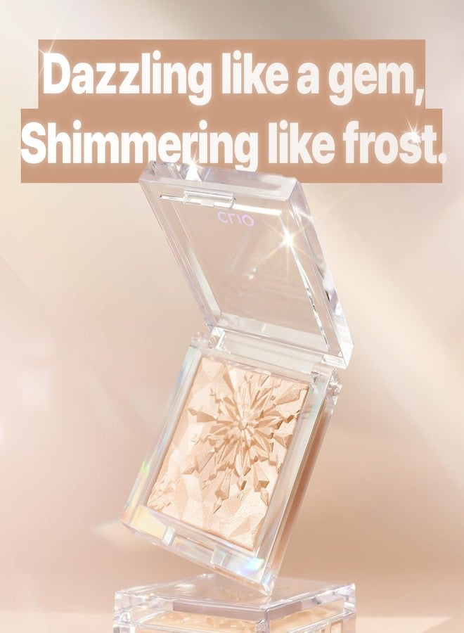 كليو بروفيشنال مكياج CLIO Prism Highlighter، مُضيء للوجه عالي اللمعان، بودرة مخبوزة ناعمة لامعة ببريق اللؤلؤ، جليتر يدوم طويلاً (6 ألوان) (03 كريستال مجمد، مقاس واحد) - Image 2